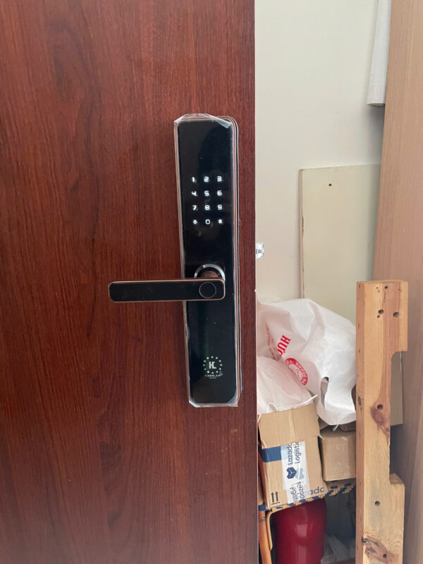 HÌNH ẢNH THỰC TẾ CỦA KHOÁ CỬA VÂN TAY WIFI KASSLER KL 669 COPPER