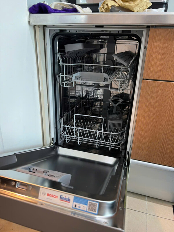 HÌNH ẢNH THỰC TẾ CỦA MÁY RỬA BÁT BOSCH SERIE 2 SPS2HKI58E