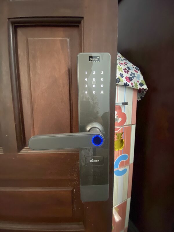 HÌNH ẢNH THỰC TẾ CỦA KHÓA VÂN TAY APP WIFI DEMAX SL628 CB
