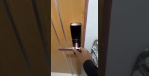 KHÓA CỬA GỖ THÔNG MINH APP WIFI DEMAX SL-C320 AC  - maxresdefault 4