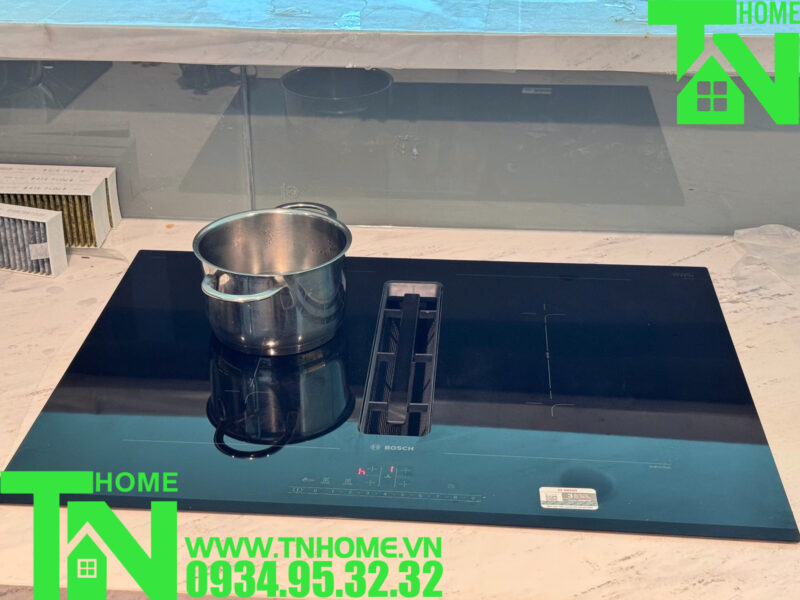 HÌNH ẢNH THỰC TẾ CỦA BẾP TỪ KẾT HỢP HÚT MÙI BOSCH HMH.PVQ731F15E SERIE 8