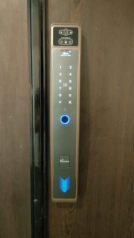 HÌNH ẢNH THỰC TẾ CỦA KHÓA CỬA NHẬN DIỆN FACE ID APP WIFI DEMAX SL918 AC
