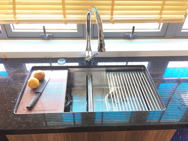 CHẬU RỬA BÁT KONOX WORKSTATION SINK – UNDERMOUNT SINK KN8745DUB