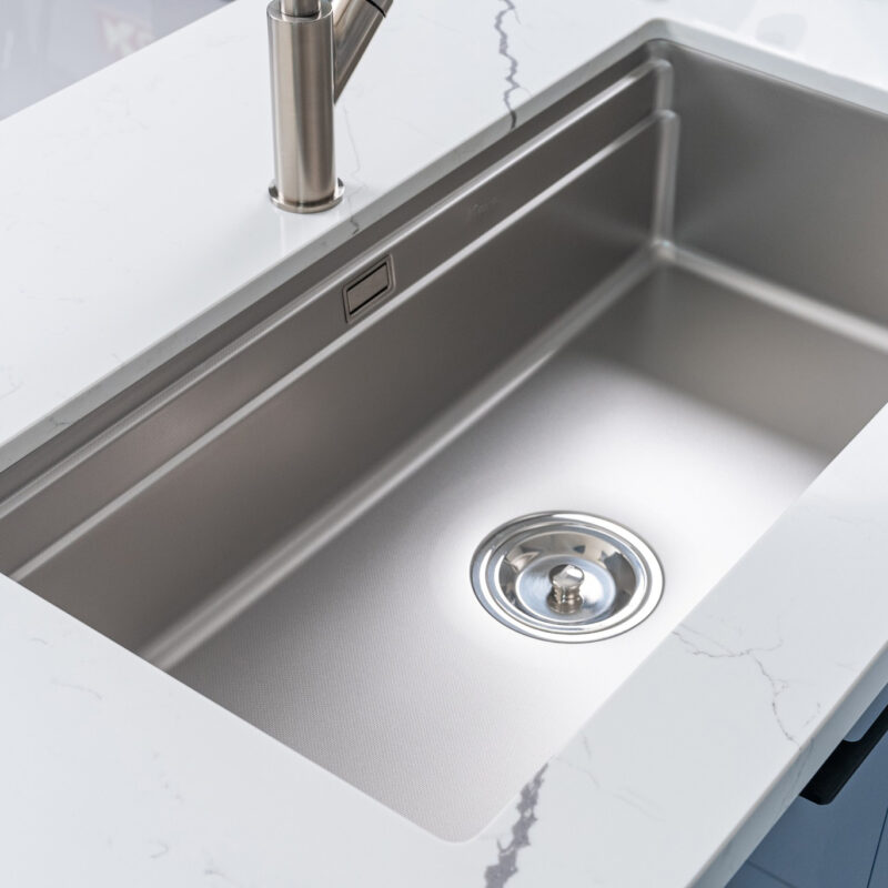CHẬU RỬA BÁT CHỐNG XƯỚC KONOX WORKSTATION SINK – UNDERMOUNT SINK KN8644SU DEKOR