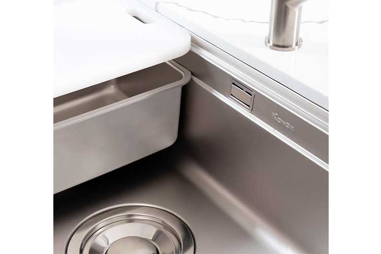 CHẬU RỬA BÁT CHỐNG XƯỚC KONOX WORKSTATION SINK KN8347SU DEKOR
