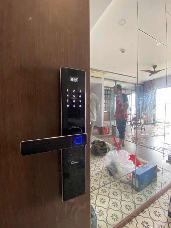 KHÓA VÂN TAY APP WIFI DEMAX SL680 GS CNC