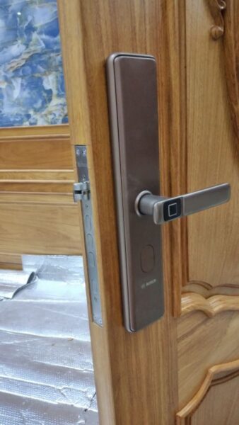 KHÓA CỬA VÂN TAY BOSCH ID-30BK MÀU ĐỒNG