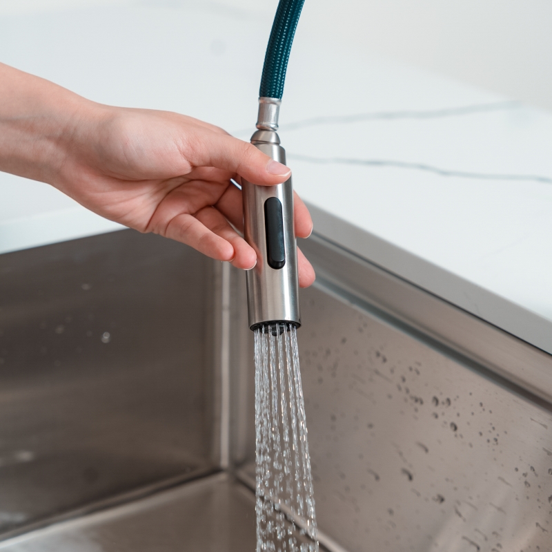 VÒI RỬA BÁT DÂY RÚT KONOX RENO