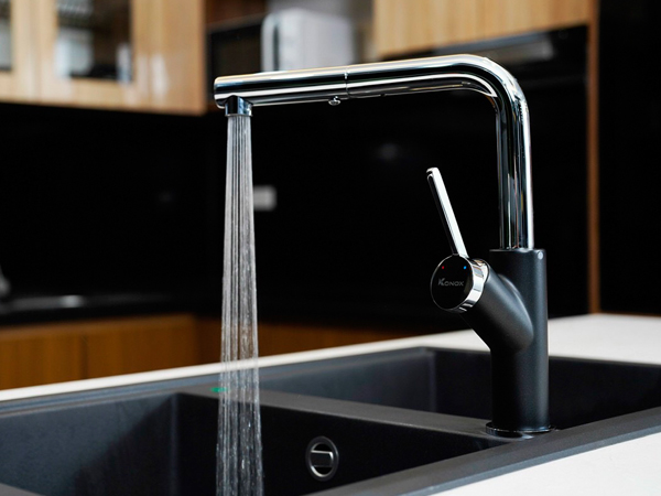 VÒI RỬA BÁT DÂY RÚT KONOX ARTAN BLACK