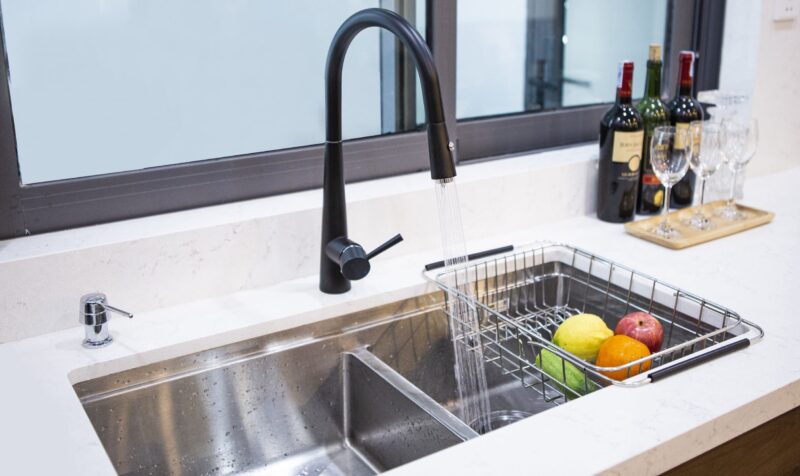 VÒI RỬA BÁT DÂY RÚT KONOX KN1901B