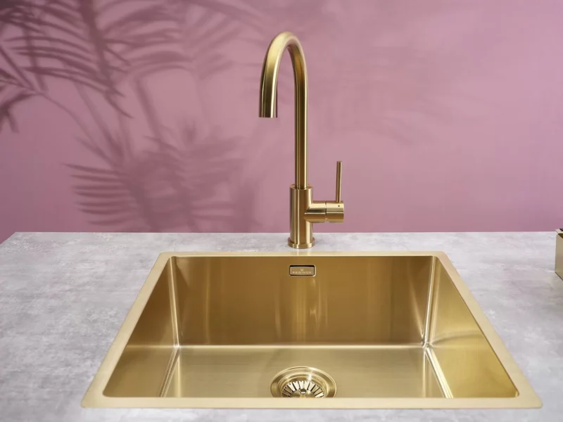 HÌNH ẢNH THỰC TẾ CỦA CHẬU RỬA BÁT INOX 1 HỐ REGINOX MIAMI 50 VÀNG PVD HMH.R30745