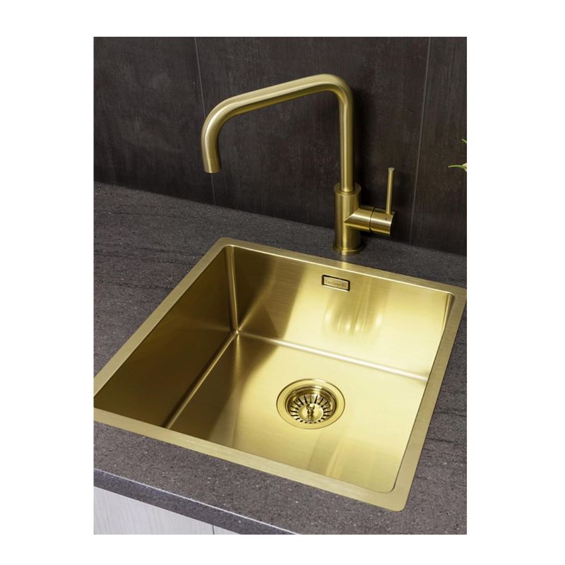 HÌNH ẢNH THỰC TẾ CỦA VÒI RỬA BÁT REGINOX CRYSTAL VÀNG PVD HMH.R30530