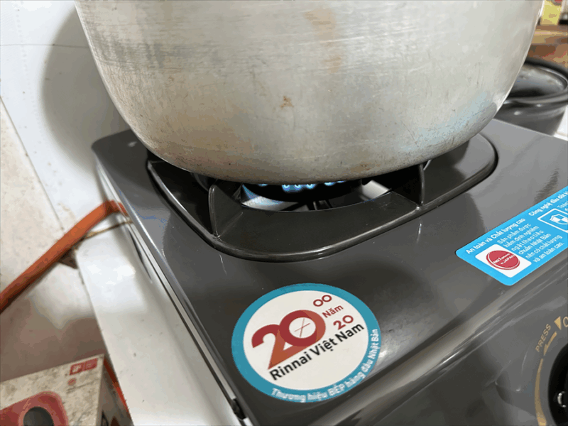 HÌNH ẢNH THỰC TẾ CỦA BẾP GA ĐỂ BÀN RINNAI RV-MC15G