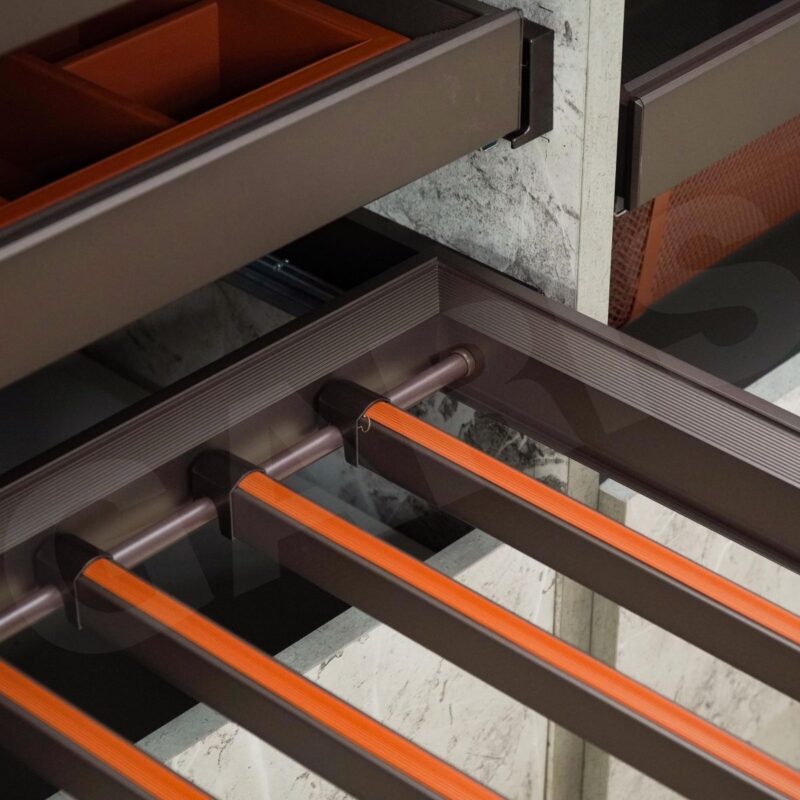 GIÁ TREO QUẦN ÂU GARIS GW04.8R