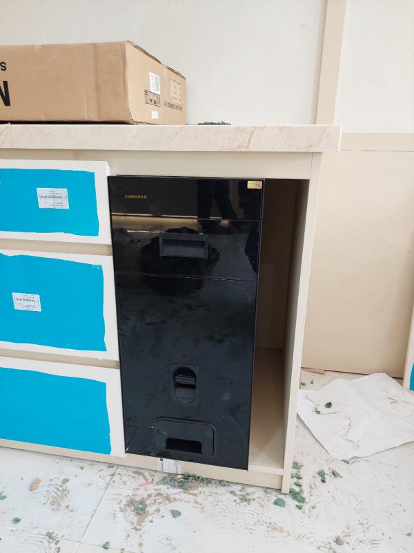 THÙNG GẠO GƯƠNG NÚT NHẤN EUROGOLD GB309B