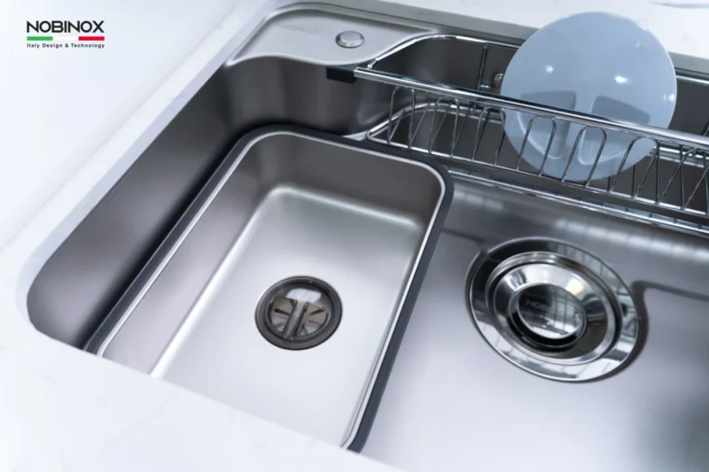 THIẾT KẾ GIẬT CẤP CHẬU RỬA BÁT 1 HỐ NOBINOX ARVO B180 VÂN SIÊU MỊN